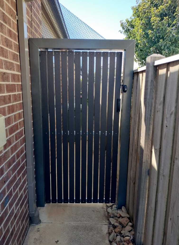 Fully welded 100x100mm steel frame for a cat enclosure